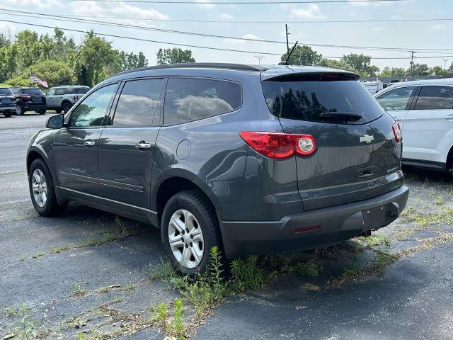 2011 Chevrolet Traverse LS