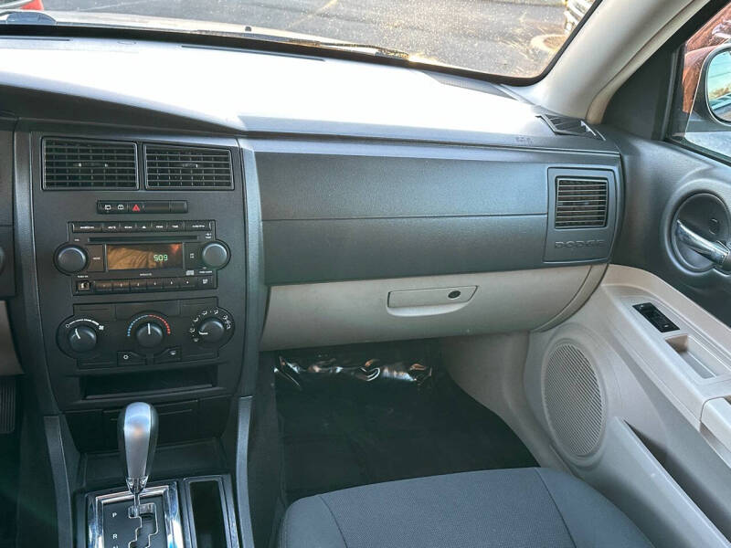 2006 Dodge Magnum SE