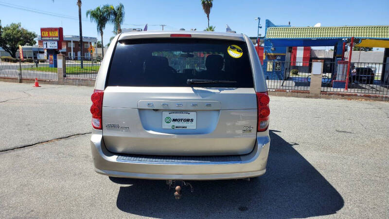 2014 Dodge Grand Caravan R/T