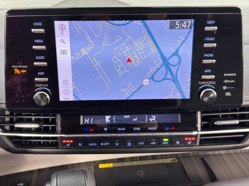 2022 Toyota Sienna Limited 7-Passenger