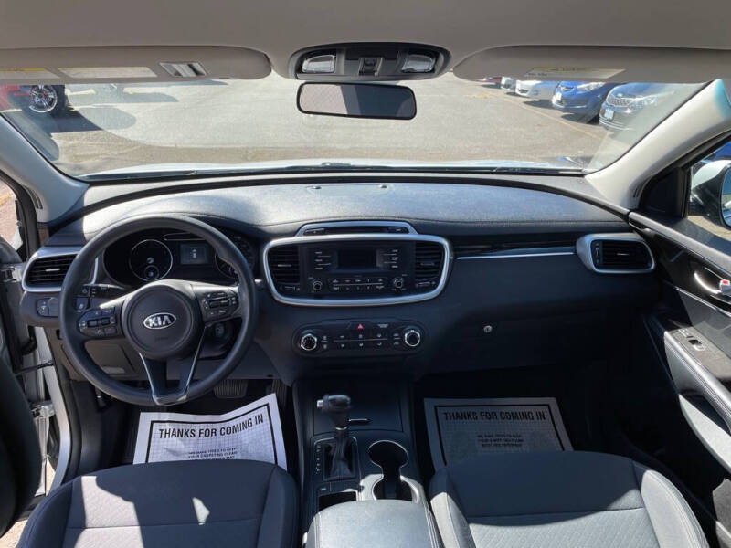 2016 Kia Sorento LX