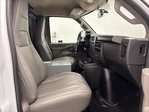 2023 Chevrolet Express 3500