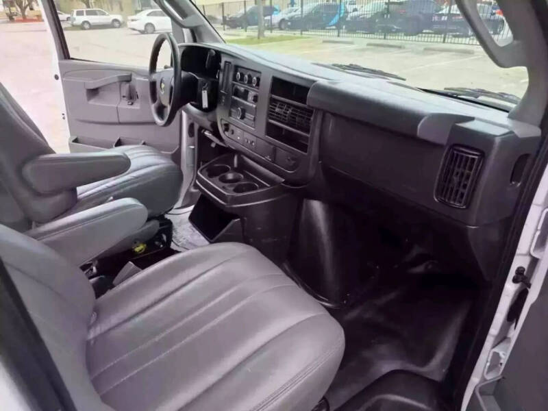 2019 Chevrolet Express 2500