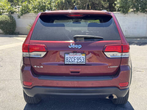 2020 Jeep Grand Cherokee Laredo