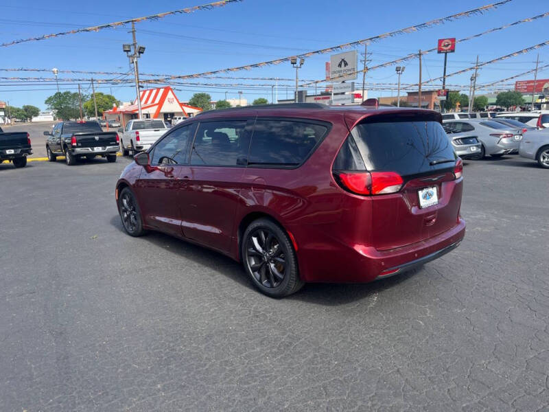 2020 Chrysler Pacifica Touring L