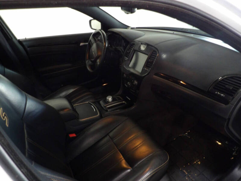 2016 Chrysler 300