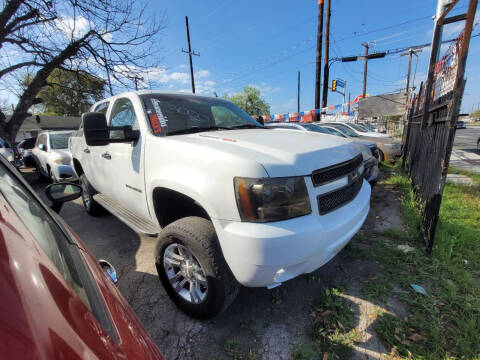 2007 Chevrolet Avalanche for sale at C.J. AUTO SALES llc. in San Antonio TX