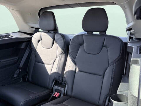 2025 Volvo XC90 T8 Ultra Bright Theme 6P