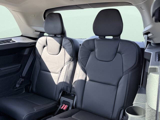 2025 Volvo XC90 T8 Ultra Bright Theme 6P