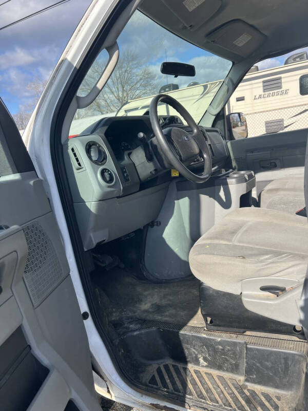 2011 Ford E-Series E-350 SD