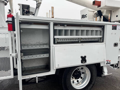 2018 Freightliner M2 106