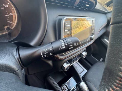 2020 Nissan Kicks SR