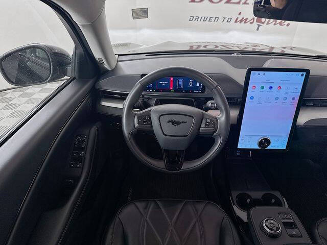 2022 Ford Mustang Mach-E Select