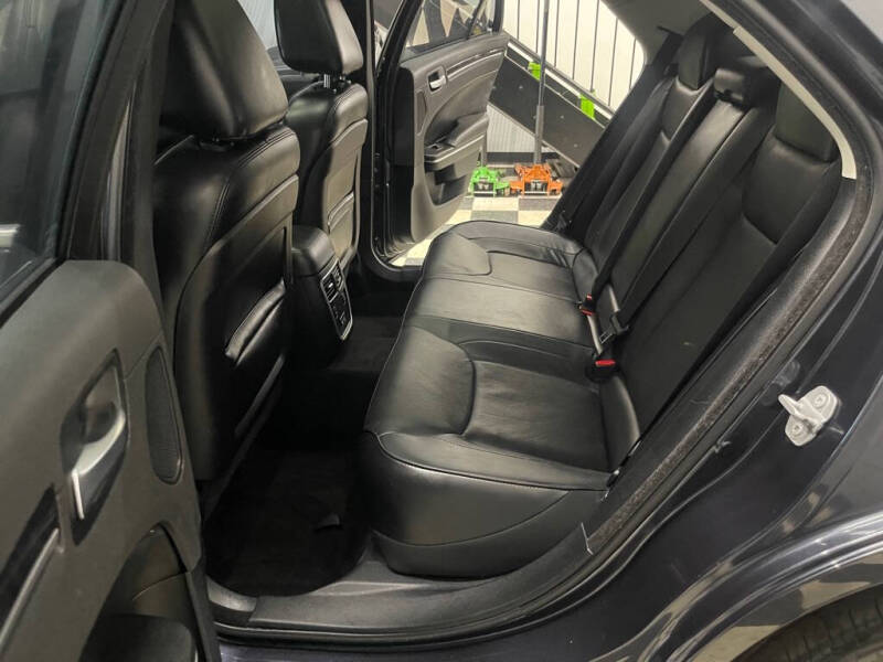 2017 Chrysler 300 C