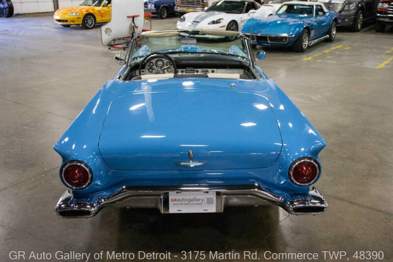 1957 Ford Thunderbird