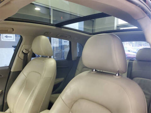 2012 Audi Q5 3.2 quattro Premium Plus