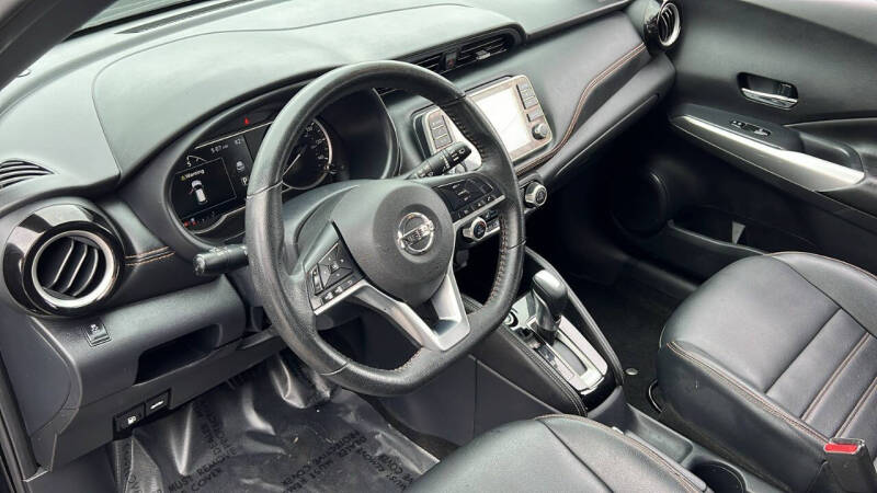 2019 Nissan Kicks SR
