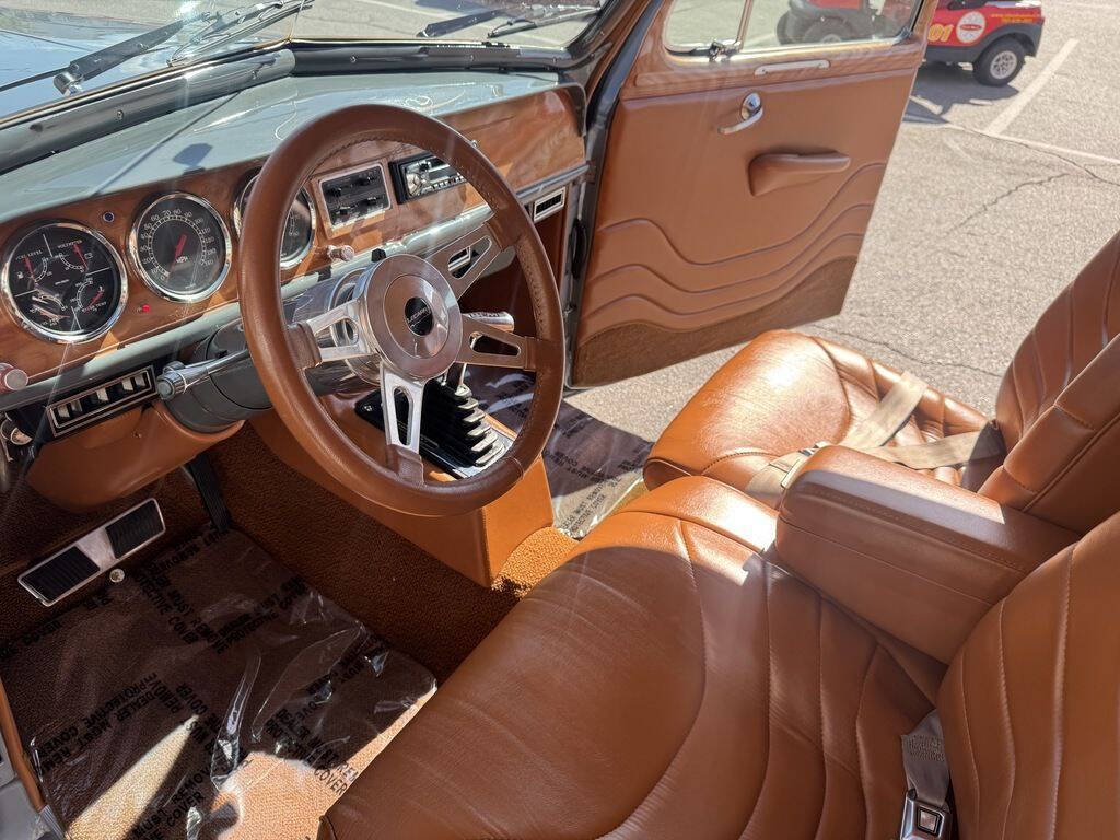 1940 Chrysler Windsor 14