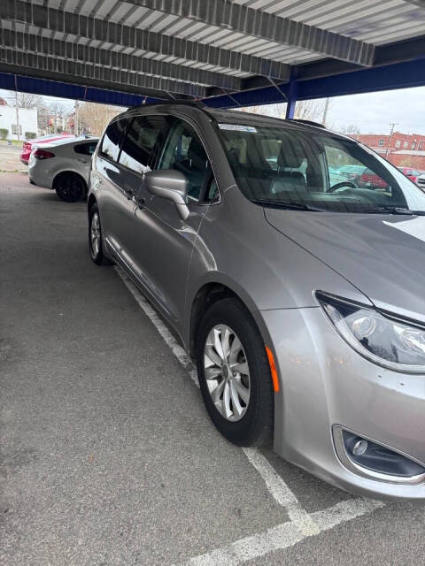 2017 Chrysler Pacifica for sale at Approve Auto Sales in PETERSBURG, VA