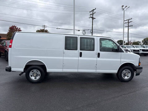 2025 Chevrolet Express 3500