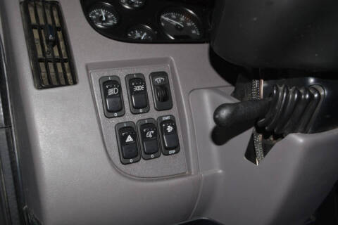 2023 Peterbilt 348