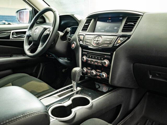 2020 Nissan Pathfinder SV
