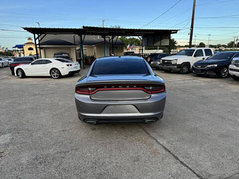 2016 Dodge Charger SE