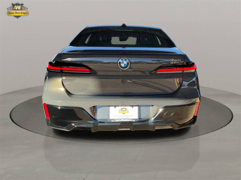 2023 BMW 7 Series 740i