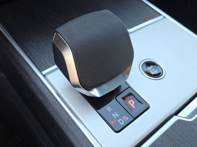 2025 Land Rover Range Rover P400 SE