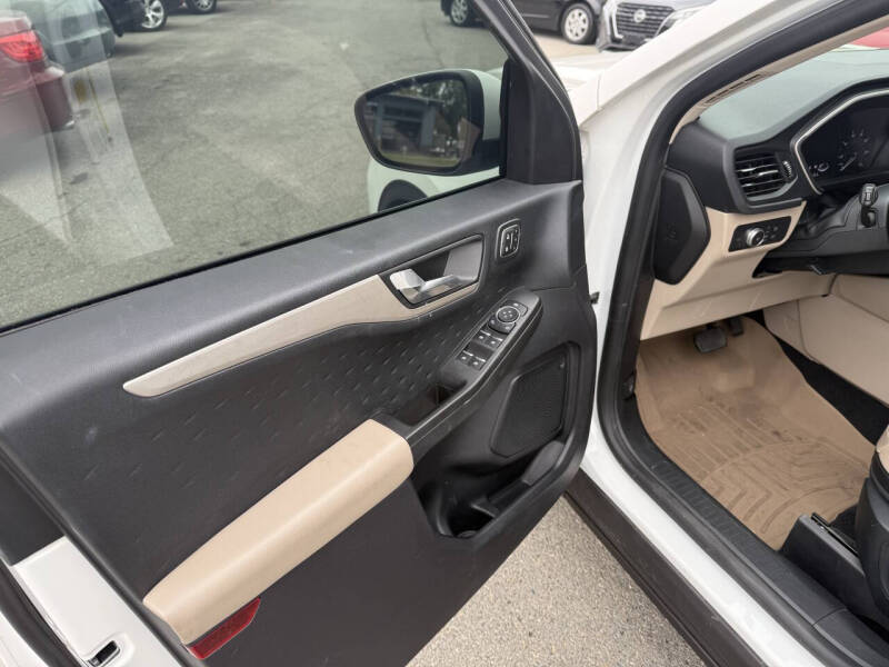 2020 Ford Escape SEL