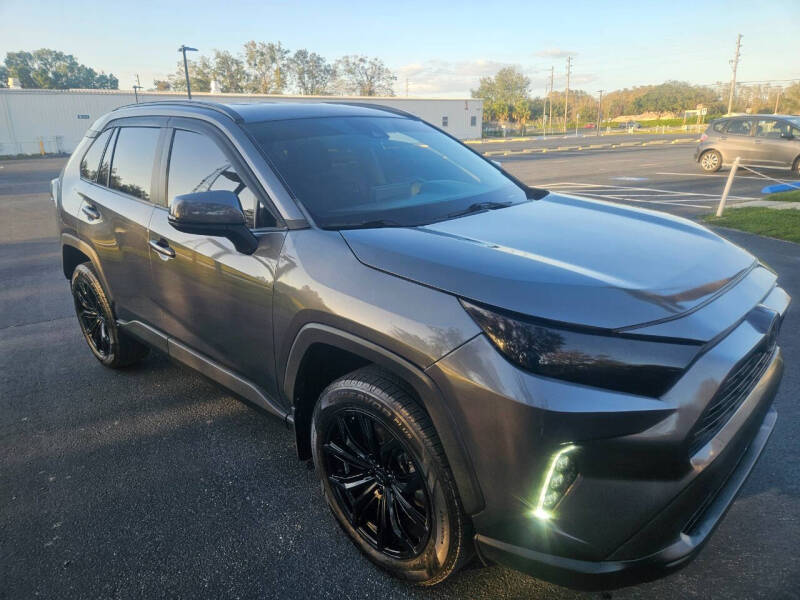 2021 Toyota RAV4 XLE photo 10