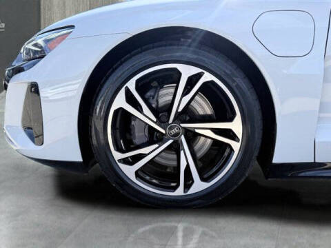 2024 Audi e-tron GT quattro Premium Plus