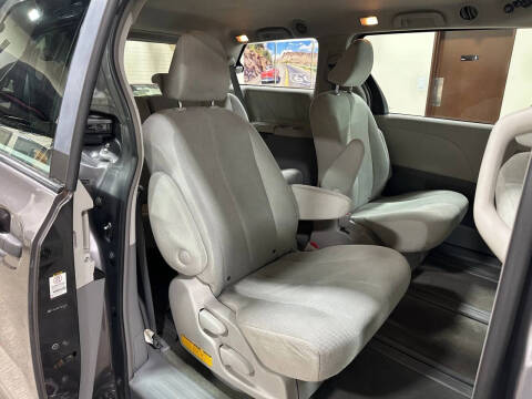 2012 Toyota Sienna