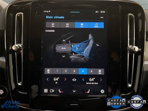 2025 Volvo XC40 B5 Core Bright Theme