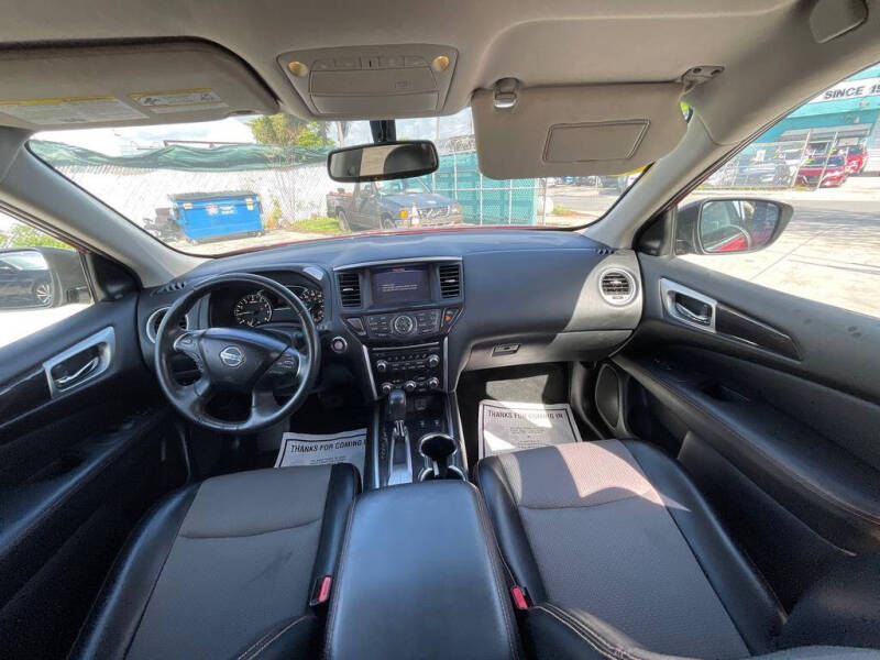 2019 Nissan Pathfinder SV