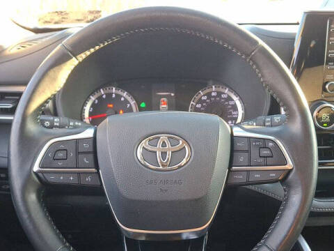 2020 Toyota Highlander LE