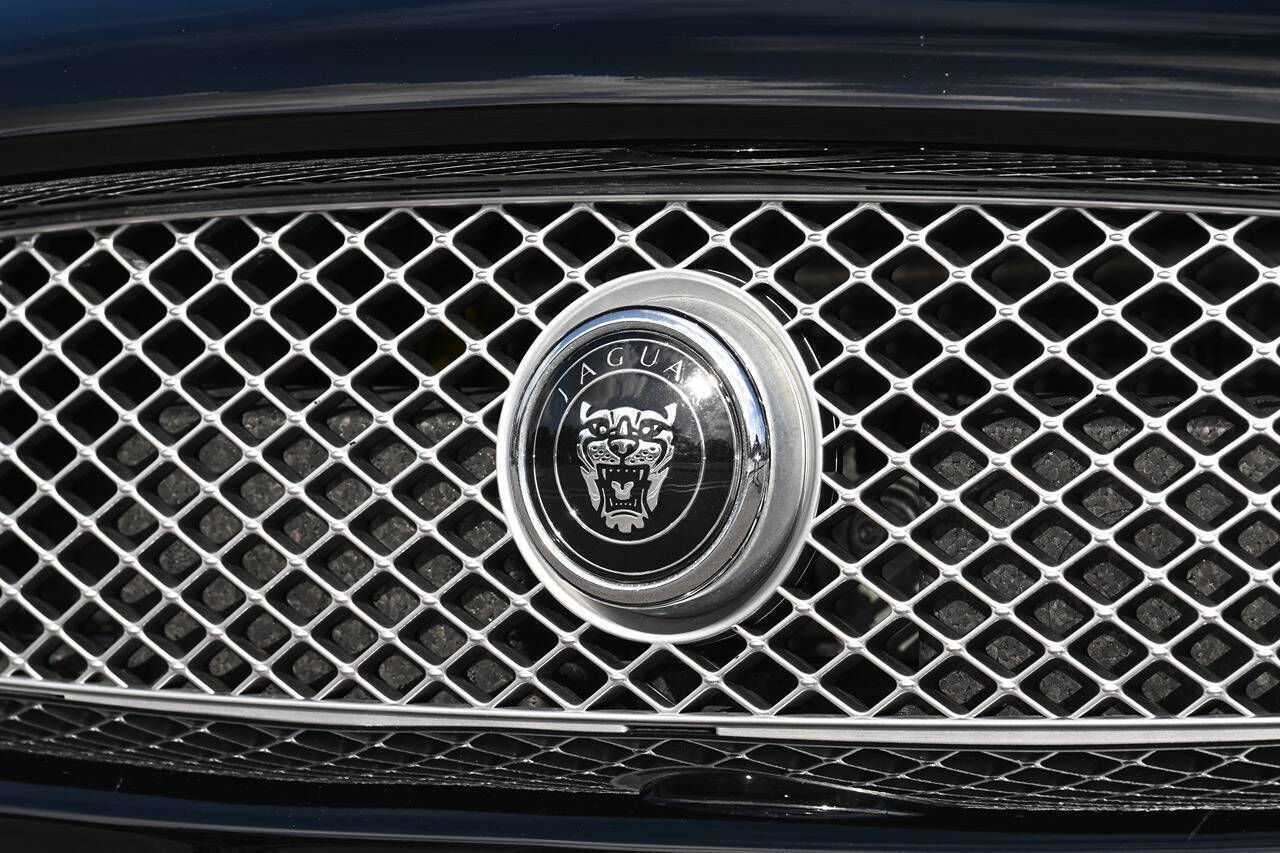 2007 Jaguar XK-Series 38