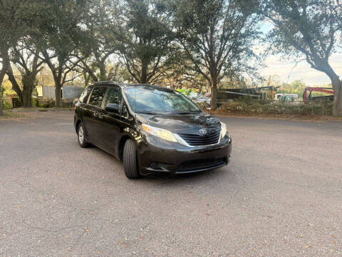 2014 Toyota Sienna LE Mobility 7-Passenger