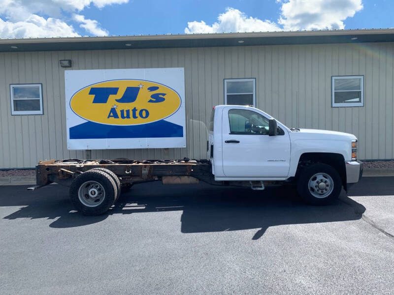 2016 Chevrolet Silverado 3500 Chassis Cab Work Truck's photo