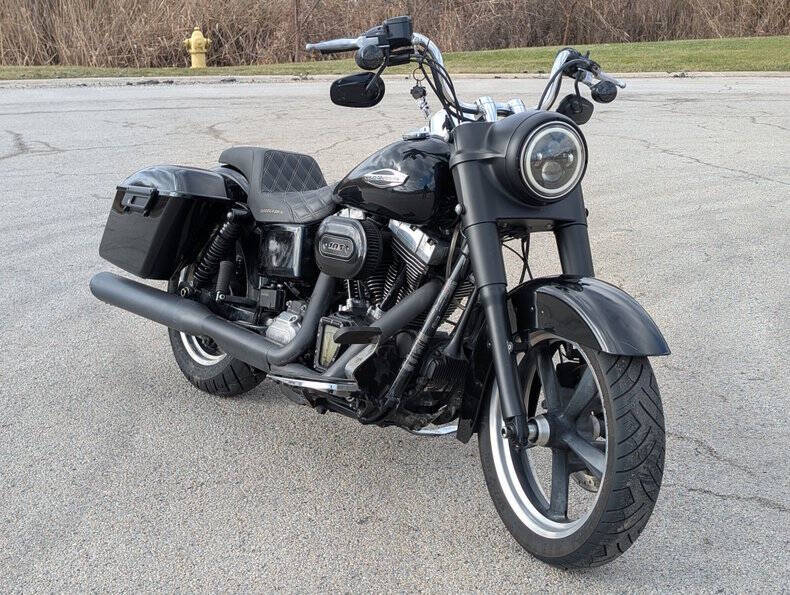 2016 Harley-Davidson FLD Switchback
