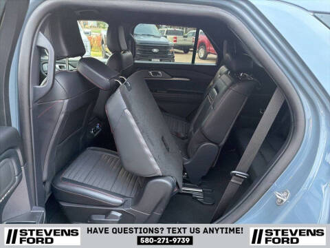 2025 Ford Explorer ST-Line