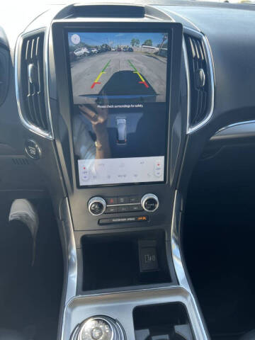 2022 Ford Edge Titanium