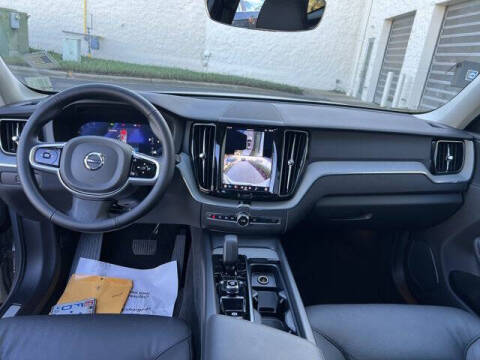 2025 Volvo XC60 B5 Plus Dark Theme