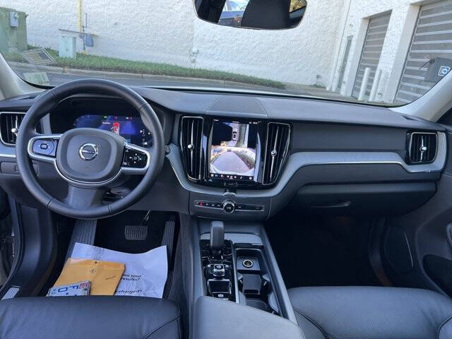 2025 Volvo XC60 B5 Plus Dark Theme