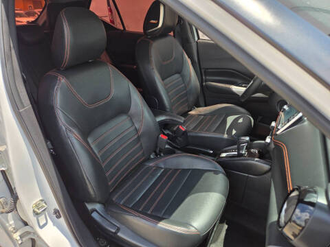 2020 Nissan Kicks SR