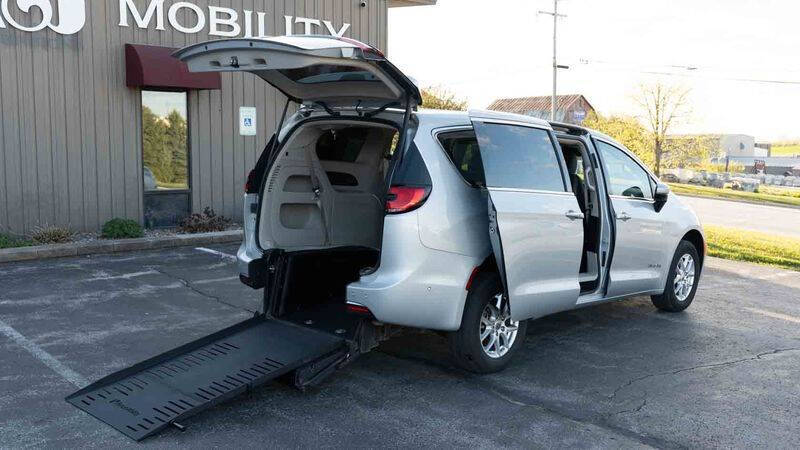 2023 Chrysler Pacifica Touring L