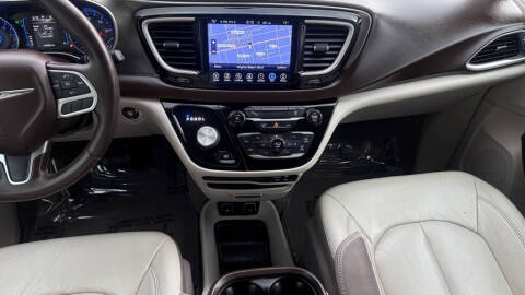 2017 Chrysler Pacifica Touring-L