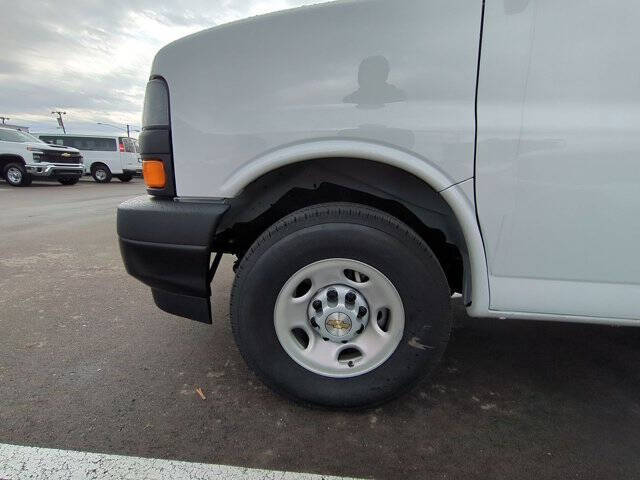 2025 Chevrolet Express 2500