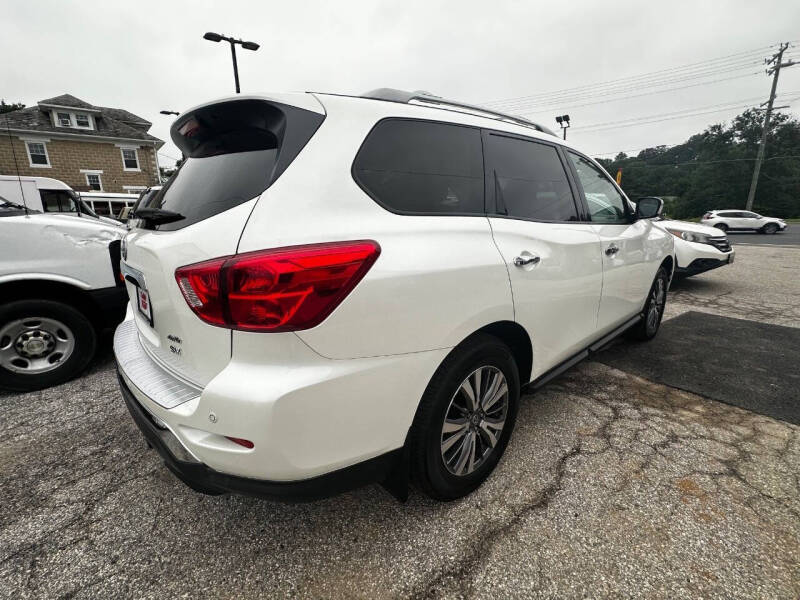 2020 Nissan Pathfinder SV