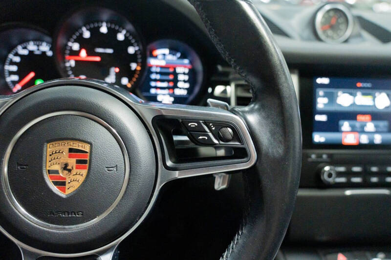 2017 Porsche Macan